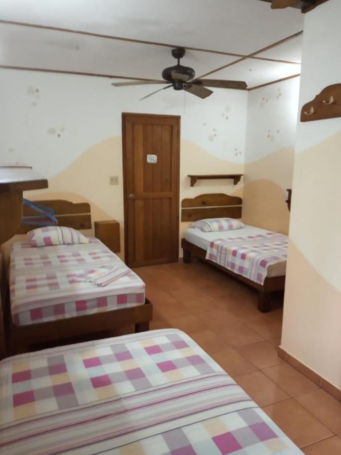 Hostal Hansi Bocas Town Ngoại thất bức ảnh
