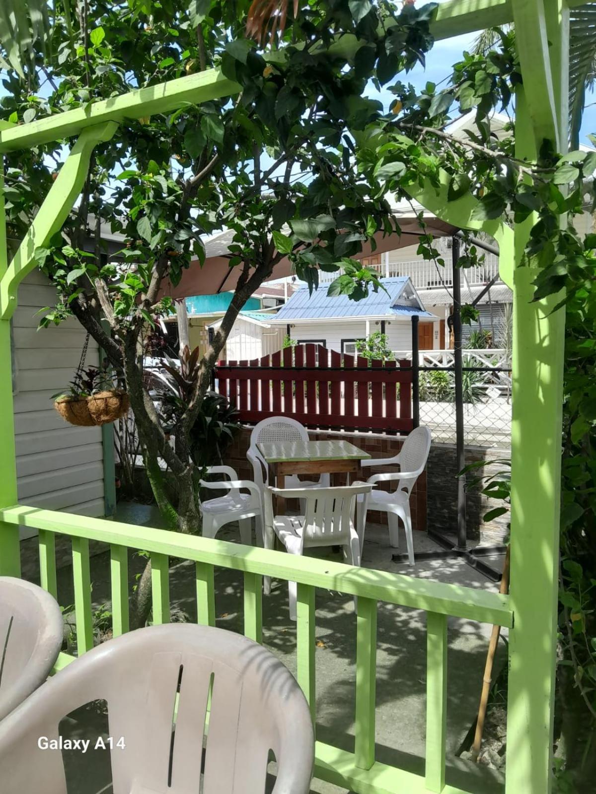 Hostal Hansi Bocas Town Ngoại thất bức ảnh