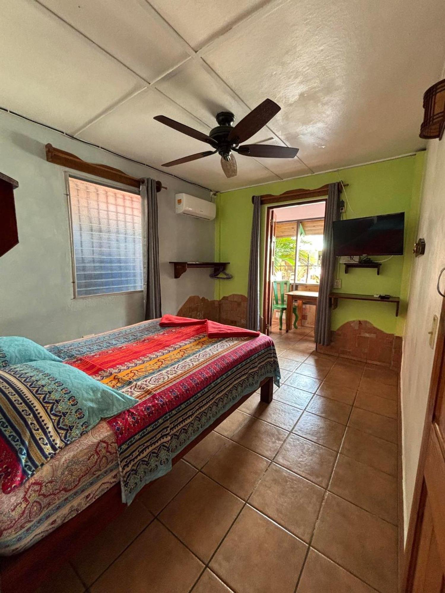 Hostal Hansi Bocas Town Ngoại thất bức ảnh
