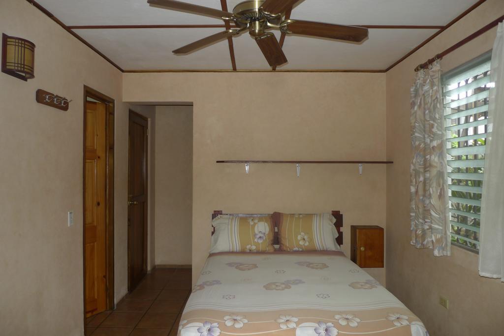 Hostal Hansi Bocas Town Ngoại thất bức ảnh